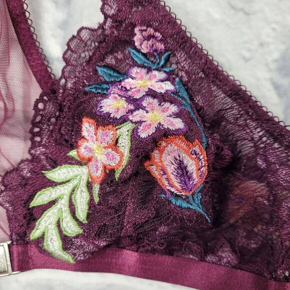 Topshop Embroidered Mesh Floral Racerback Bralette size 4 - Picture 3 of 12